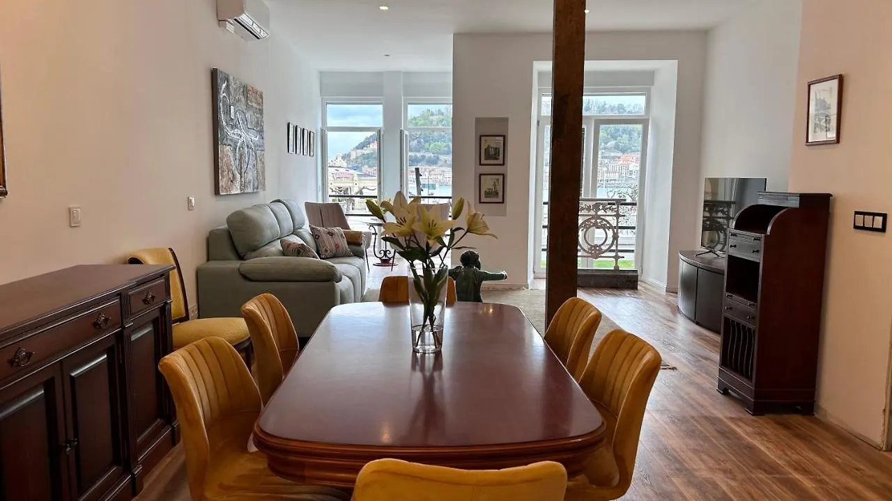 Apartment On La Concha Beach - Villa Iru サン・セバスティアン スペイン