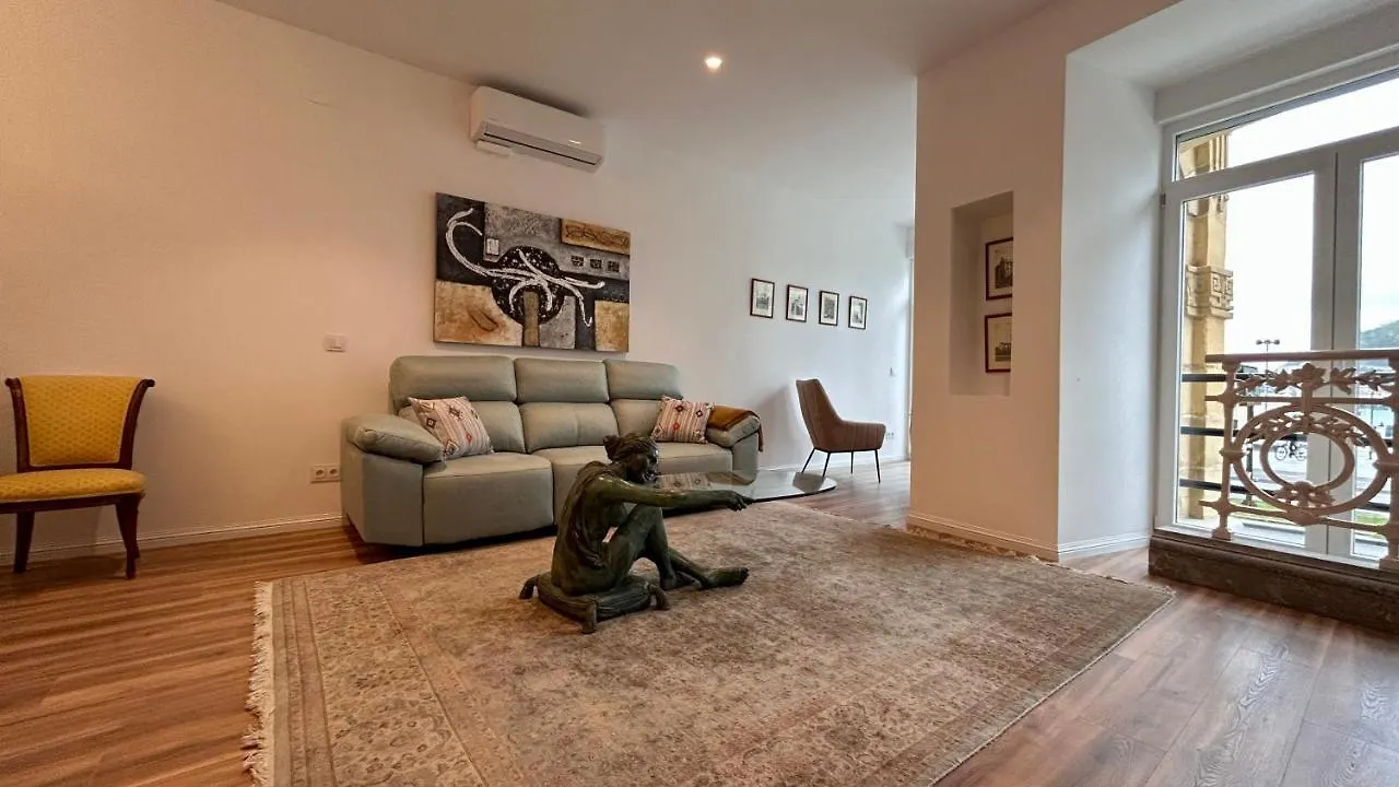 Apartment On La Concha Beach - Villa Iru サン・セバスティアン